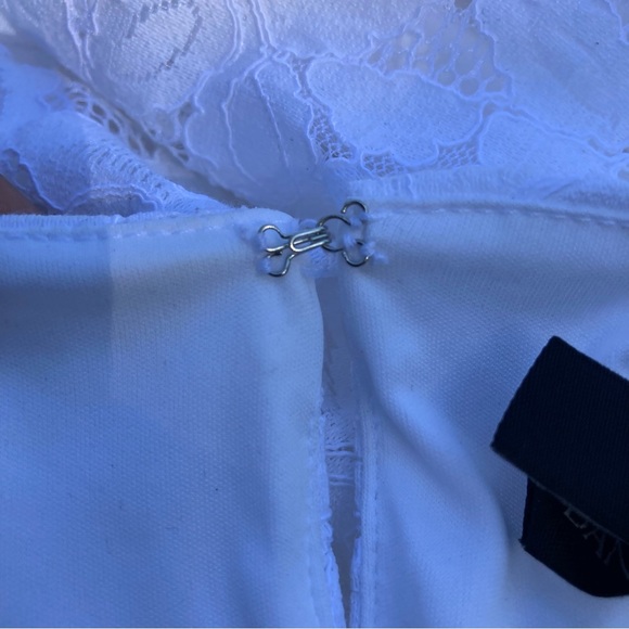 Banana Republic women’s size M, white, lace blouse, w/attached lining, NWT - Picture 6 of 14